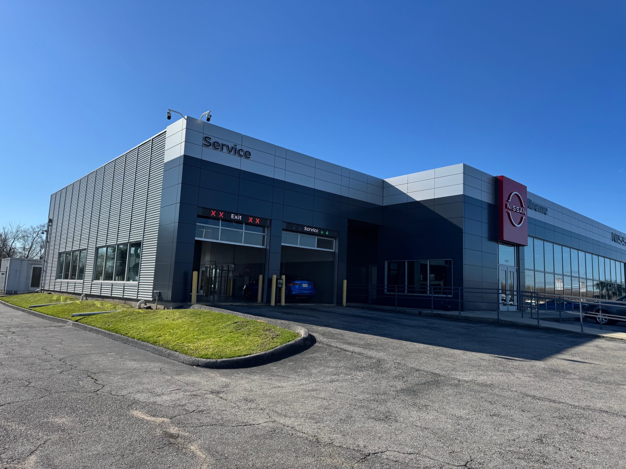 Xtreme Nissan Exterior Photo